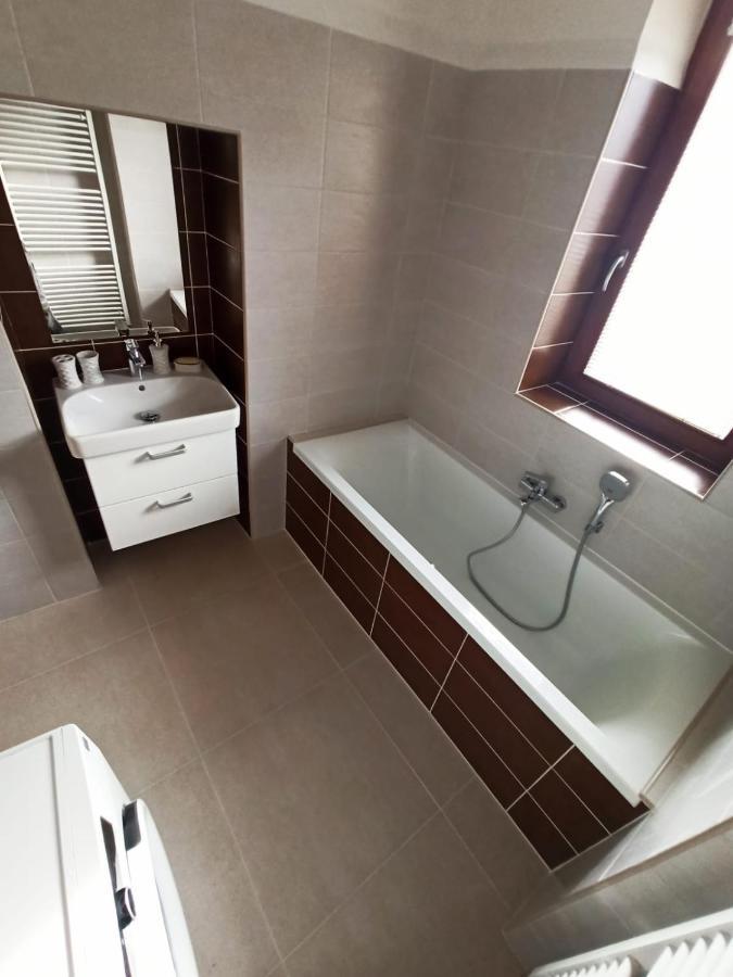 Apartmany U Lva ปราฮากิเต ภายนอก รูปภาพ